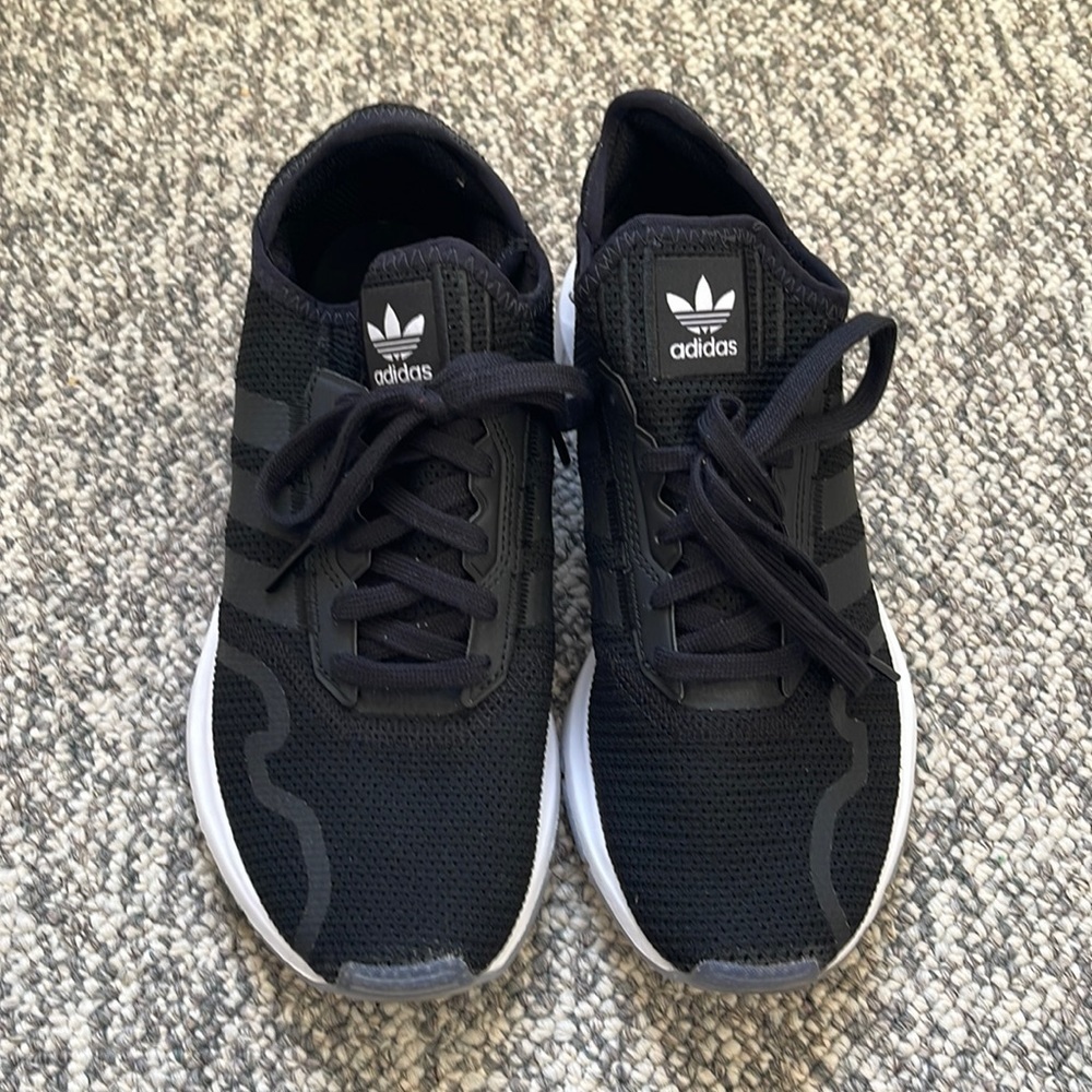 Women’s Adidas black and white sneakers-Size 7.5